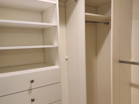 Small Walk in Closet in Palm Springs - Featured Image