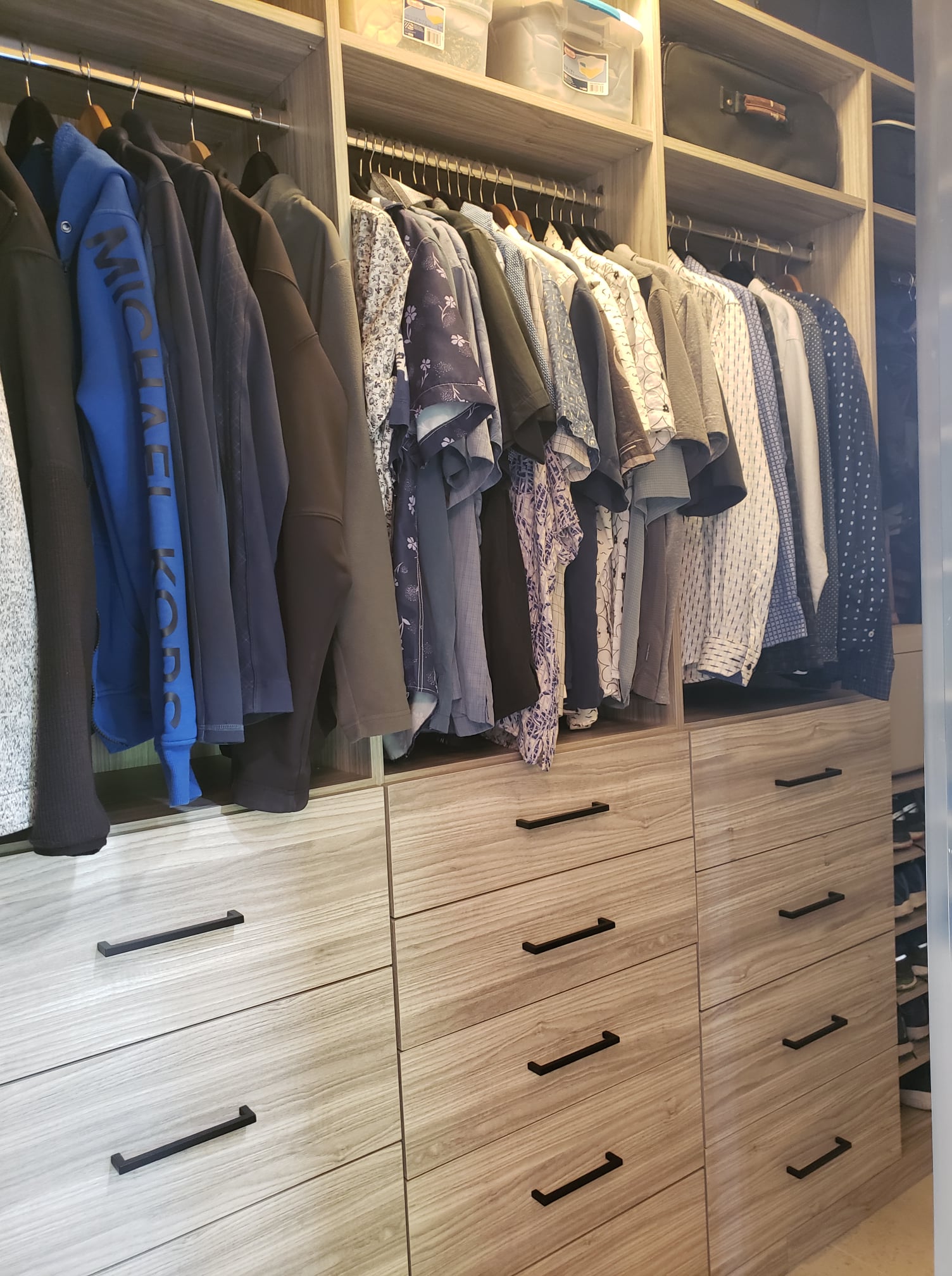 8 Budget-Friendly Closet Refresh Ideas - Featured Image