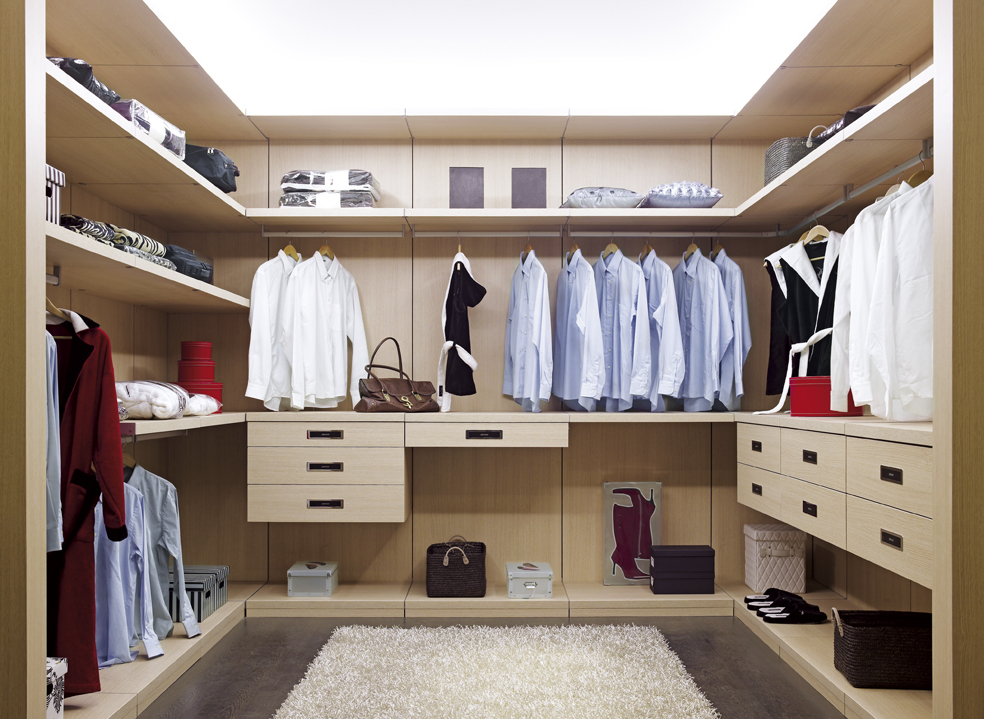 Clever Closet Designs to Cut the Clutter - Featured Image