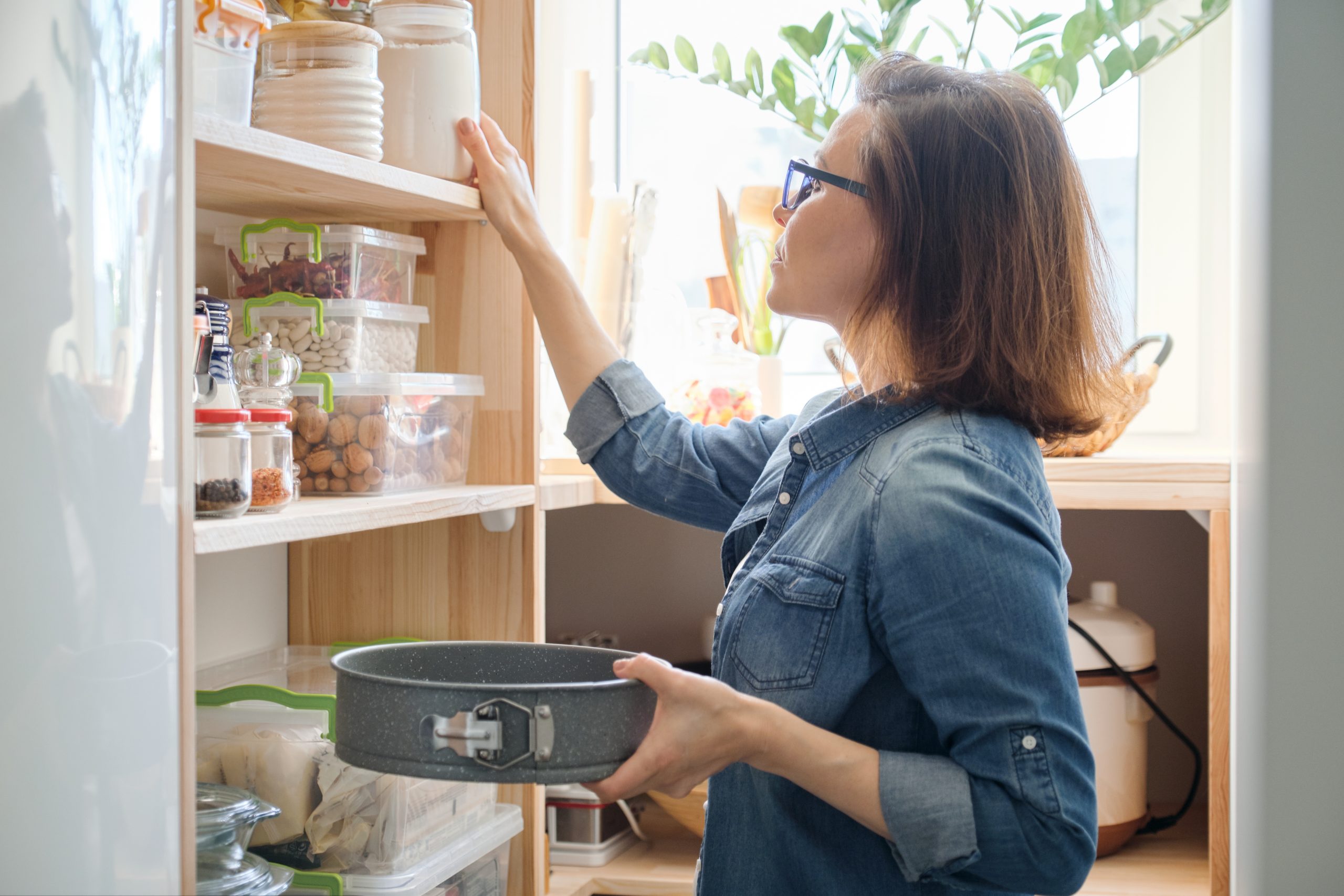 5 Tips for Organizing Your Pantry - Featured Image