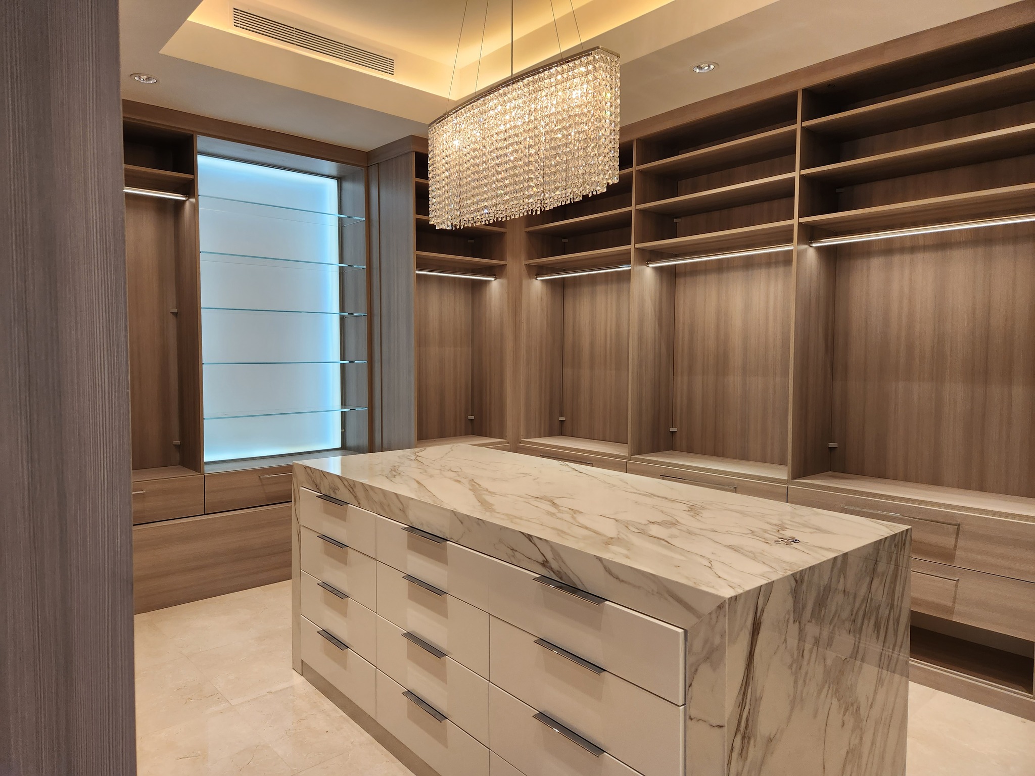 Palm Desert Closet Trends: The Perfect Blend of Modern Design and Functionality - Featured Image