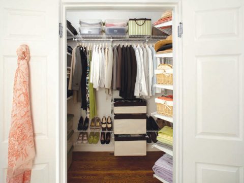 How to Clean and Organize Your Closet in 7 Easy Steps - Featured Image