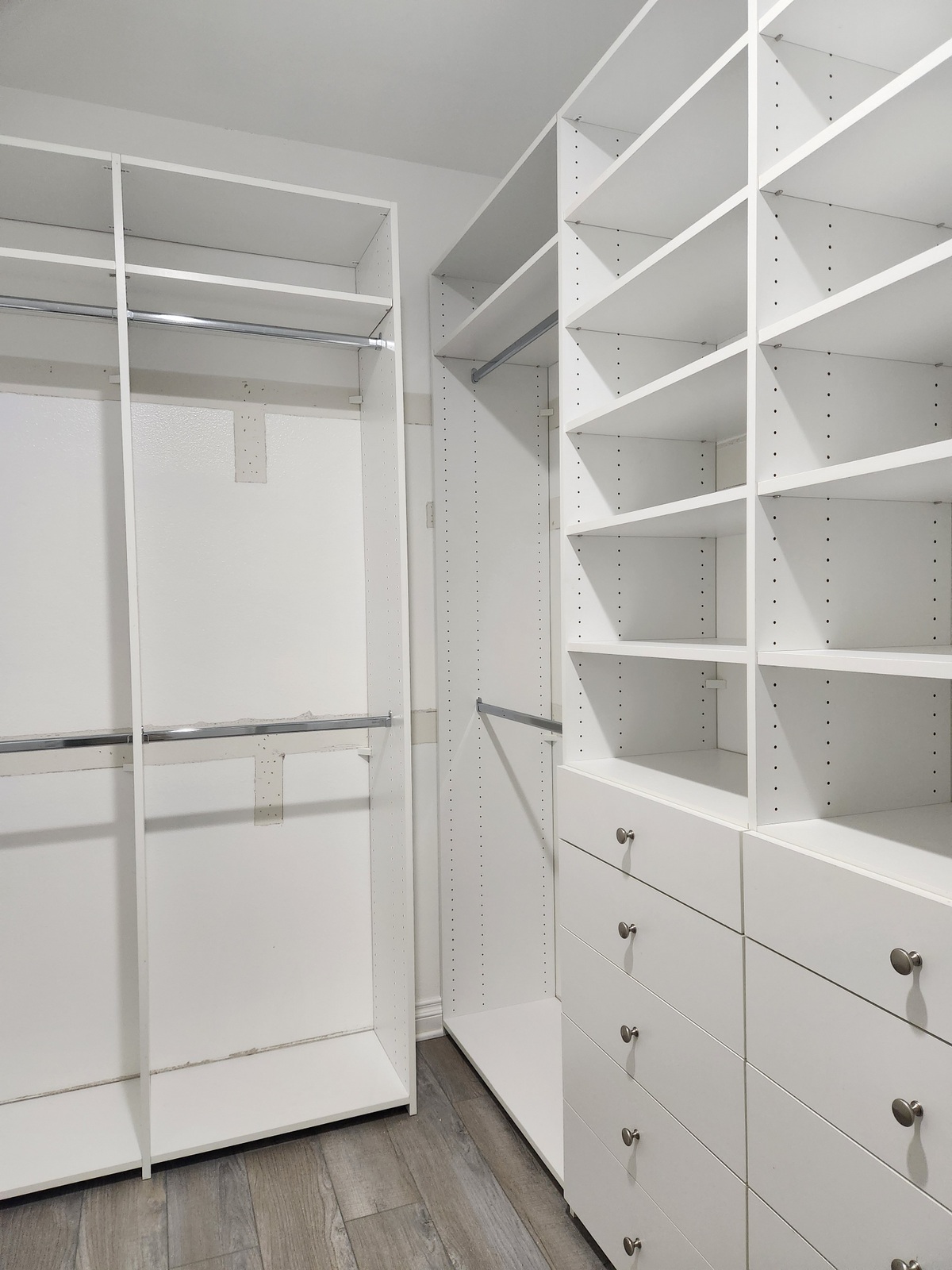 Maximizing Corner Spaces in Your Walk-In Closet: Expert Tips from The Closet Guy - Featured Image